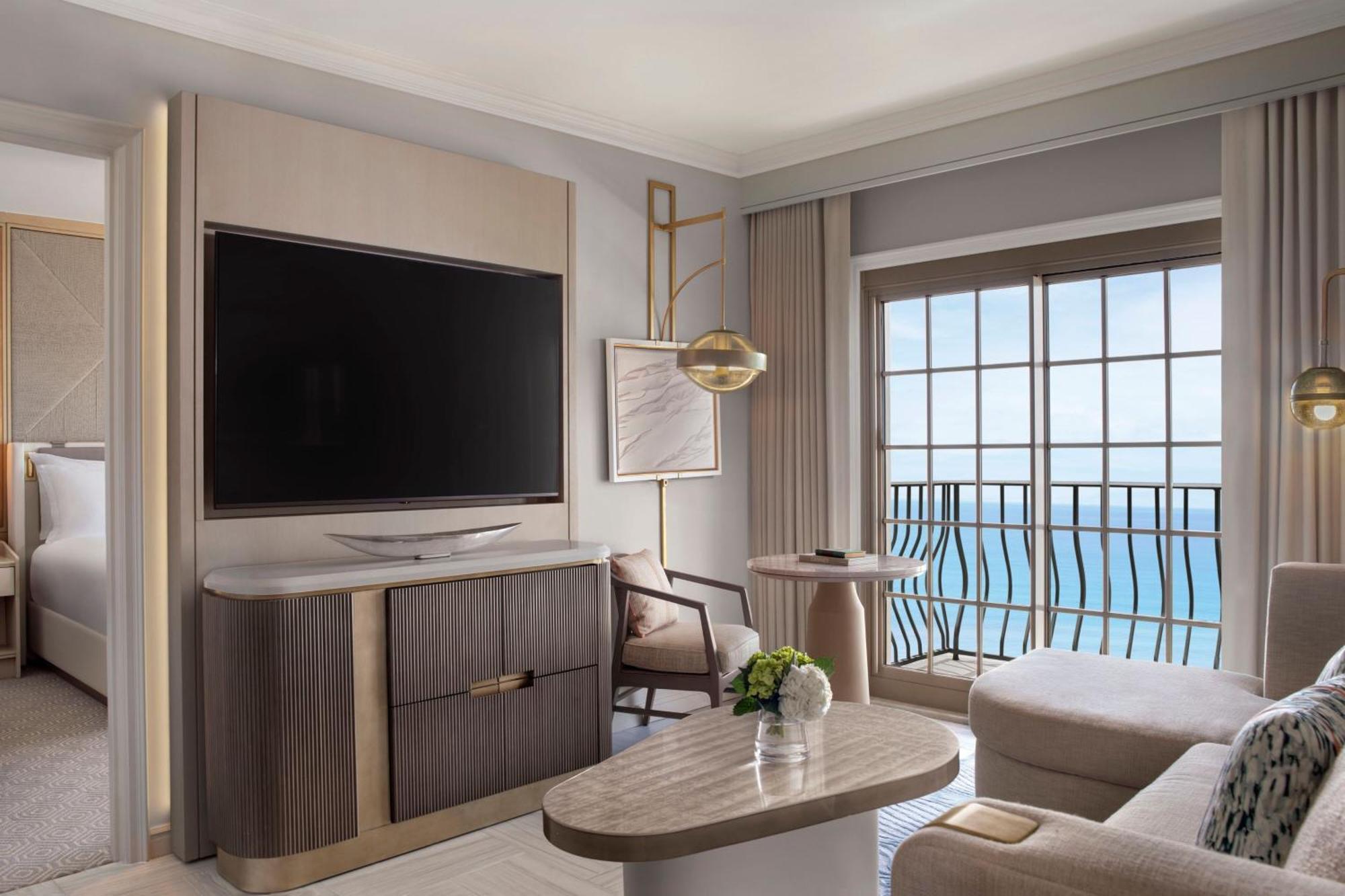 Ocean Front Suite
