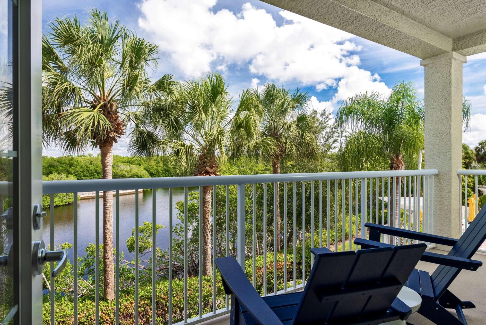 King Suite with Balcony and River View,1557827932:JPEG